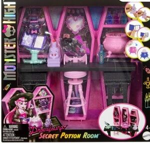 NEW| Monster High Draculaura Secret Potion Room Set - Pink and Black